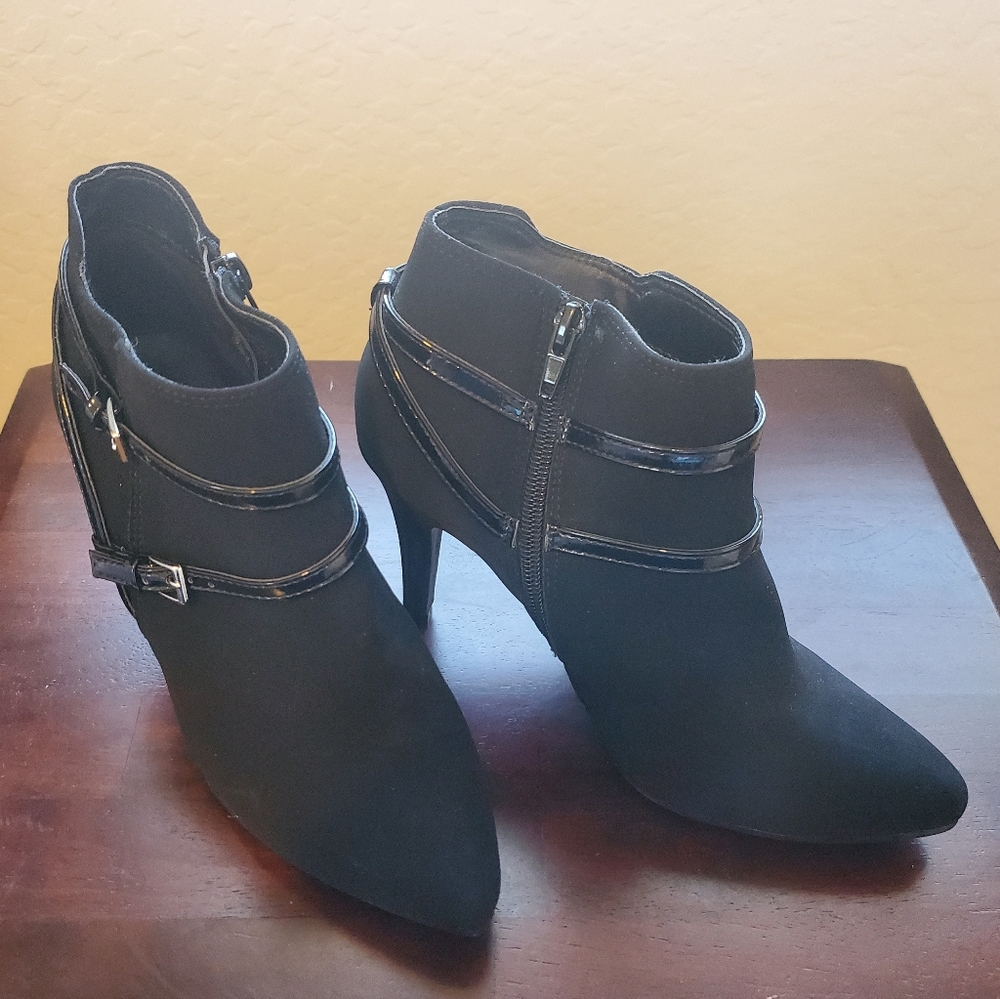 - Me Too Black ankle bootie heels